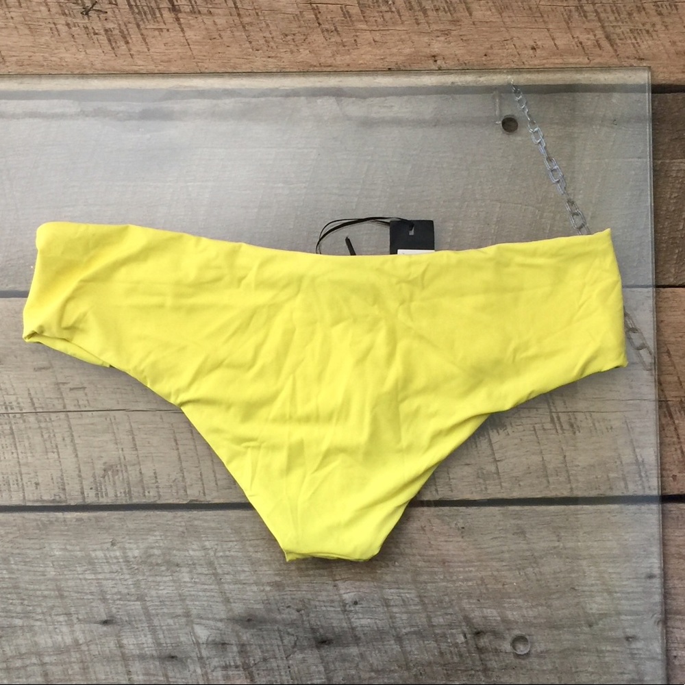 🍋VERSACE•Bottom•SWIM🌞 - Picture 7 of 8